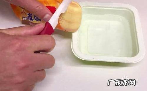 衣服上有汽油用什么可以洗掉