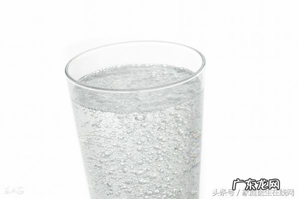 尿酸高喝弱碱性水好吗 喝弱碱性水好吗