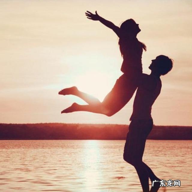 不会赚钱的男人没用? 男人赚不到钱,找一个比自己能赚钱的老婆,算不算是吃软饭?你怎么看?