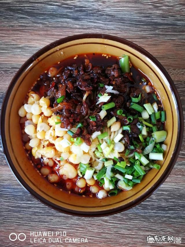 我现在想拿出一万块钱，做一点小本生意，在二三线城市做什么好呢？