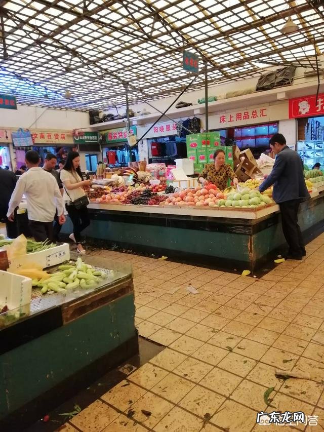 小区挨着农贸市场? 小区旁边正在修农贸市场,做哪种小生意好?