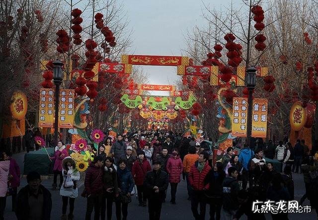 年前卖点什么东西挣钱? 农村,庙会上卖点什么东西,投资少,挣点钱?