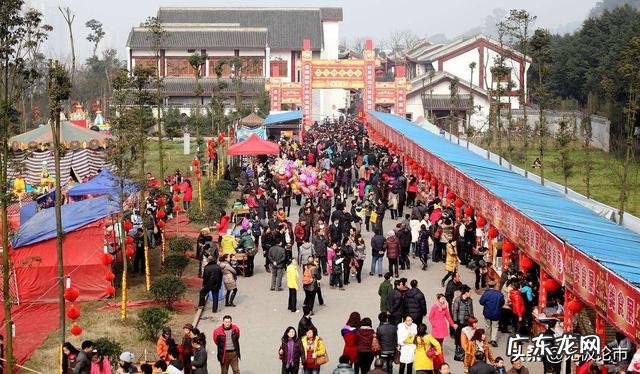 年前卖点什么东西挣钱? 农村,庙会上卖点什么东西,投资少,挣点钱?