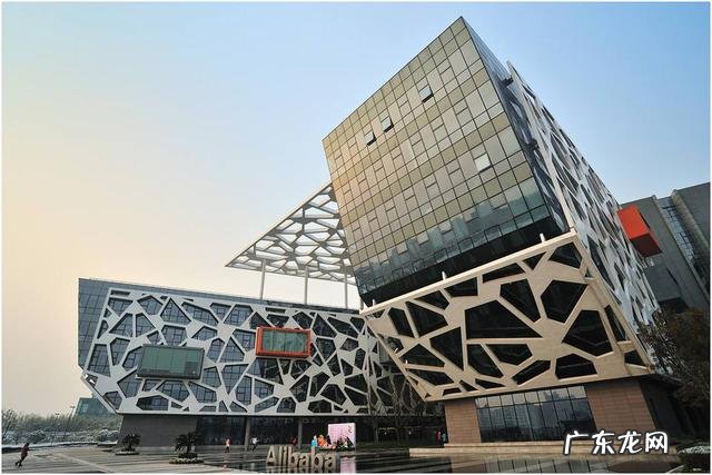 杭州哪里有做服务的地方? 哪个行业在杭州就业要容易一些?