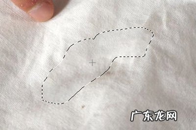 怎样才能把衣服上的污渍清除干净 PS衣服污渍怎么去除