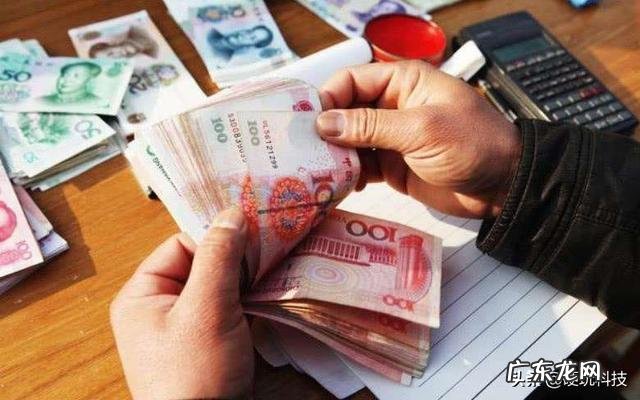 做自媒体真的可以月入过万么 互联网赚钱真的可以月入上万吗？玩传奇真的可以赚钱吗