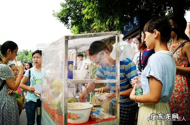 摆什么地摊赚钱 做什么地摊生意能实现日收入过千,适合春节摆摊的生意