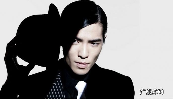 萧敬腾和杨宗纬对比照 萧敬腾和杨宗纬