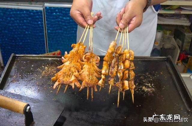 简单暴利的小吃 现在做什么小吃容易挣钱?为什么?卖什么小吃简单挣钱