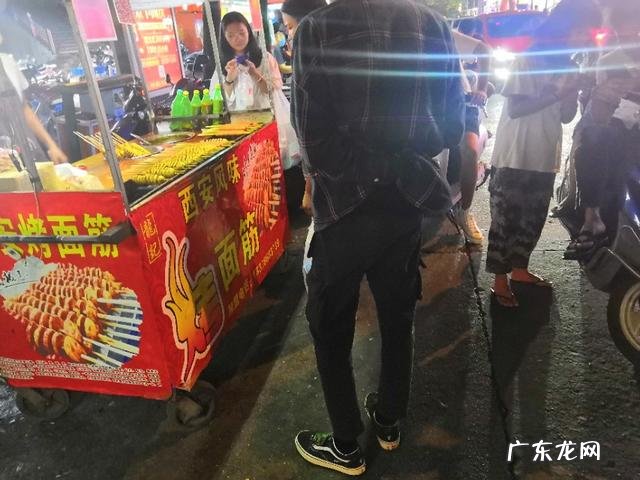 你身边有没有做小吃特别赚钱的?是怎样赚到的?