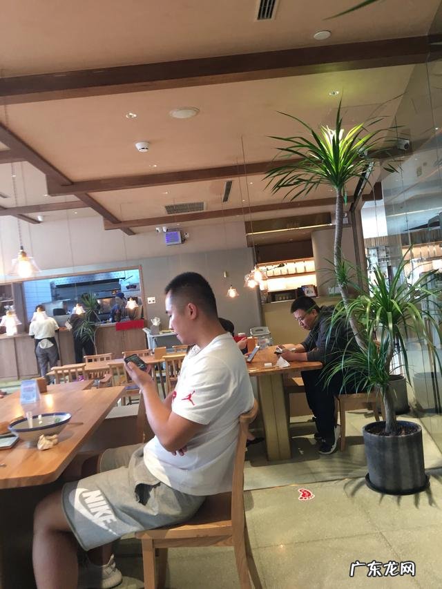 一万元左右的小生意 穷人没本钱怎么创业,没经验的人开什么店好