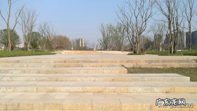 搞暧昧不愿意花钱的男生 不愿意结婚生子，不过相夫教子的生活，一心只想搞钱去旅游。这种心态为什么会不被父辈接受？男人搞暧昧是喜欢对方吗