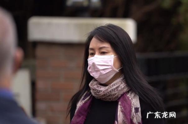 卫衣搭配什么裙子好看 黑色短裙怎么搭配