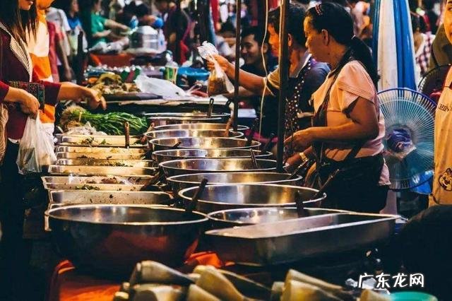 摆摊小吃大全 如果摆地摊,卖什么小吃生意会比较好,5元地摊小吃