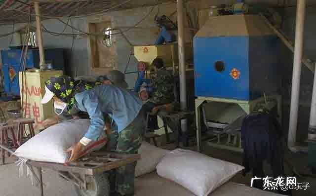 在农村摆地摊,应该卖什么好