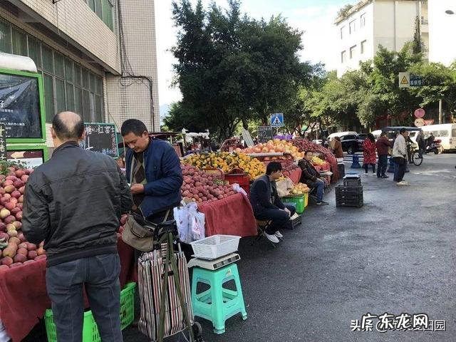 在农村摆地摊,应该卖什么好