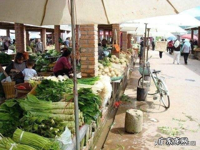 在农村摆地摊,应该卖什么好