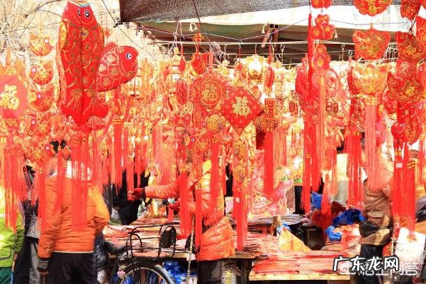 摆地摊挣钱 年底想摆摊挣点钱过年,卖什么好呢,过年摆地摊卖什么好