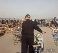 地摊火了，假如摆地摊你会卖什么你觉得地摊经济前景如何