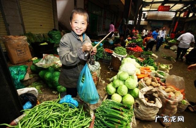 怎么都是说摆摊挣钱？