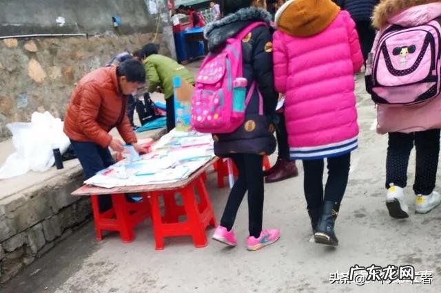 地摊卖书一天能赚多少 现在摆地摊能挣钱吗?摆地摊一年能挣多少钱