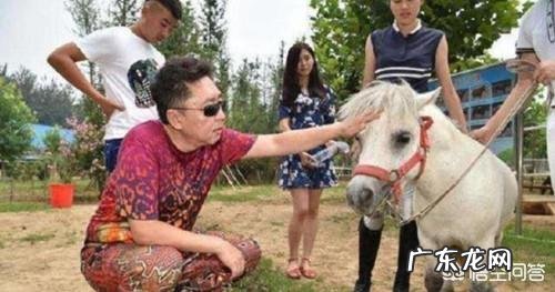 怎么接商演 郭老师几乎不进小剧场,商演都很少了,于老师的收入受影响大吗?明星商演价格