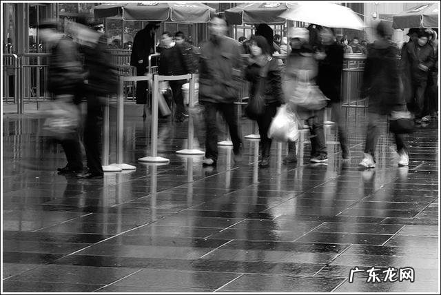 女生去上海闯荡容易吗 1500元去上海闯荡,能养活自己吗?35岁了去上海闯荡晚不晚