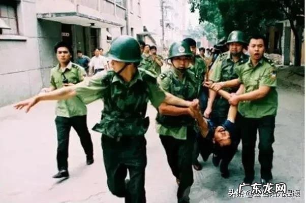 饮弹 明知逃生无望,法子英为何不饮弹自尽,那样劳荣枝就永远神隐江湖?饮弹自尽原理