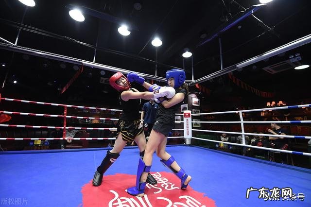 我是一个小木匠 小木匠体格健壮有劳动工具拼死一搏能战胜法子英的为啥罹难？天生体格健壮的原因