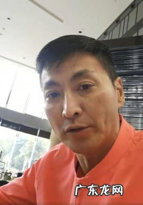 何家劲的老婆是杨丽菁吗 何家劲的老婆