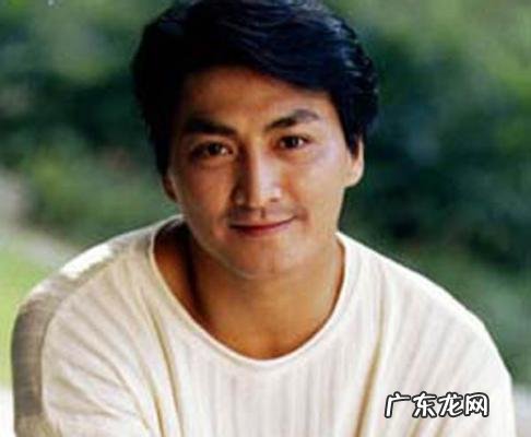 何家劲的老婆是杨丽菁吗 何家劲的老婆