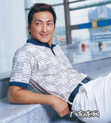 何家劲的老婆是杨丽菁吗 何家劲的老婆