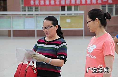 学生上课玩手机怎么办 学生在校玩手机如何处理,初中学生打架怎么处理？