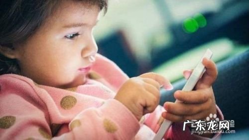 小孩子玩手机的原因,学生喜欢玩手机的原因?