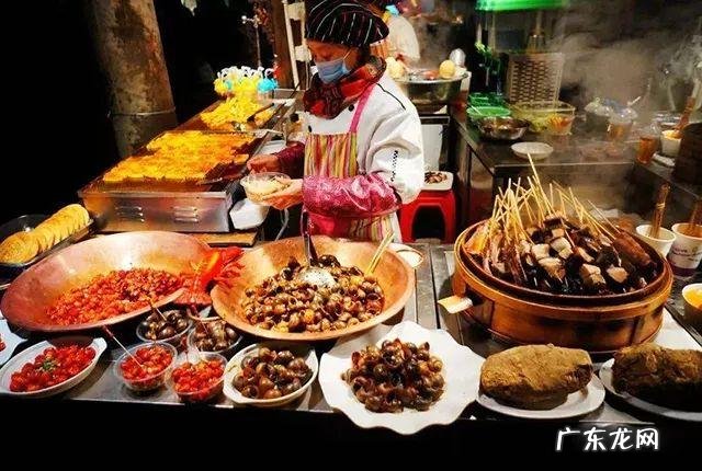 摆摊吧 最近「地摊经济」火了，要去摆地摊卖些什么比较好？最火的地摊都卖些什么