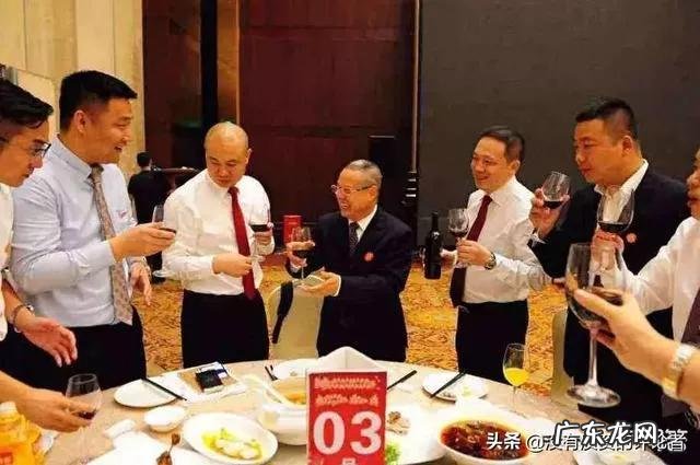 回答问题 中国挣钱最容易的都是哪些行业??十大不起眼的赚钱行业(低成本暴利行业)