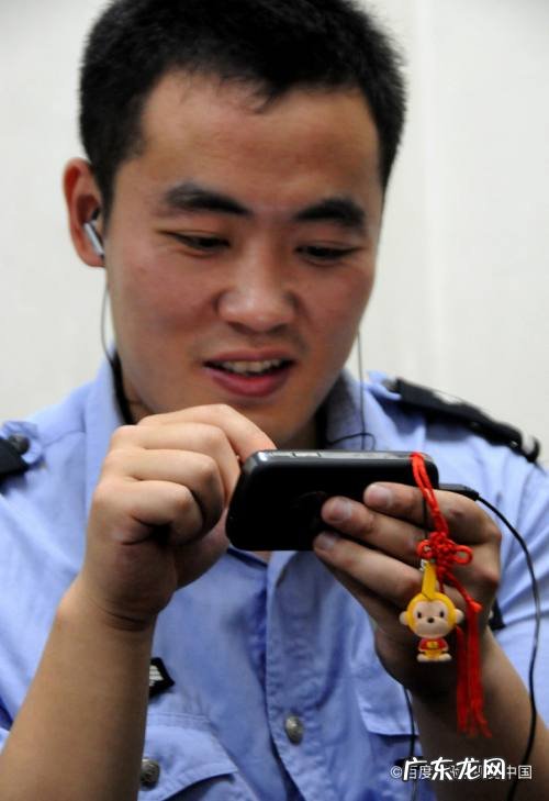 睡前玩手机的危害,睡前玩手机的十大危害?