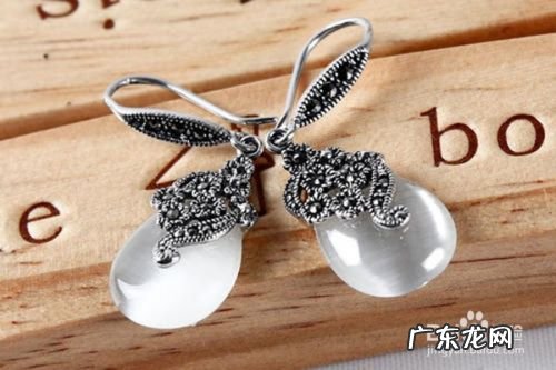 夏季摆地摊,卖什么最赚钱,年底摆地摊卖什么最赚钱?