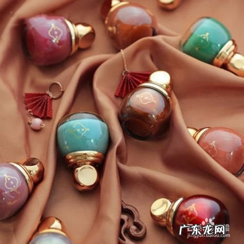 夏季摆地摊,卖什么最赚钱,年底摆地摊卖什么最赚钱?