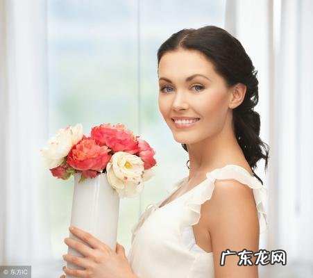 内裤铁锈色 内裤色女孩