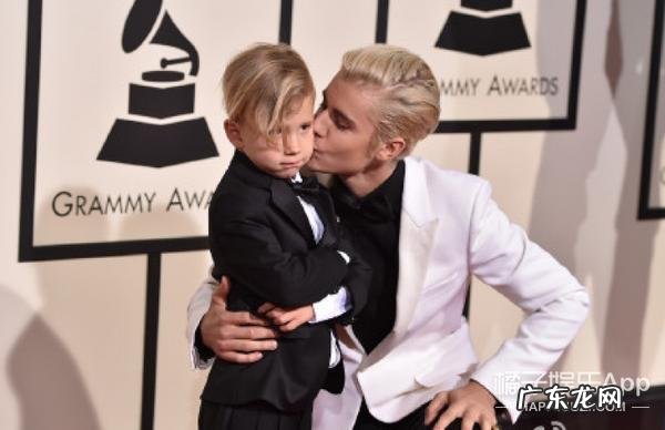 贾斯丁比伯的歌大全 贾斯丁比伯第一首歌