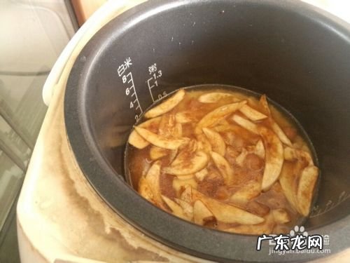 海鲜煲仔饭,鲜虾煲仔饭的制作方法?