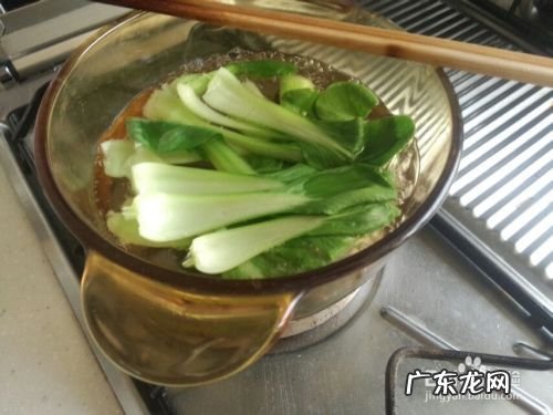 海鲜煲仔饭,鲜虾煲仔饭的制作方法?