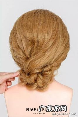 盘编四股辫 麻花辫盘发