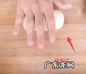 擀饺子皮最快的的技巧