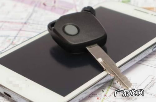 手机膜上有划痕怎么办