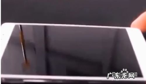 手机膜上有划痕怎么办