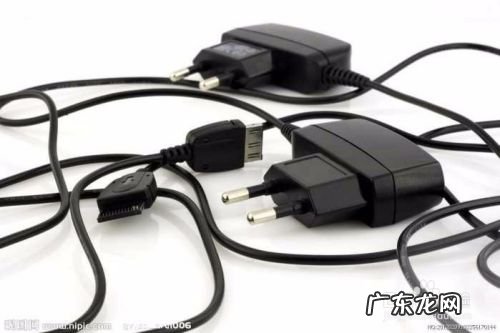 正确的手机充电姿势,手机充电插拔正确方式?