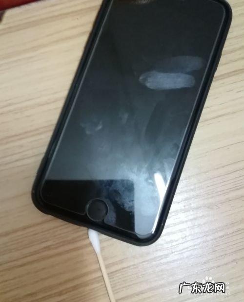 苹果手机充电口进水提示无法充电,闪电接口检测到液体但没进水？