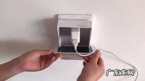 怎样用手机盒制作手机充电支架,充电手机支架怎么用?